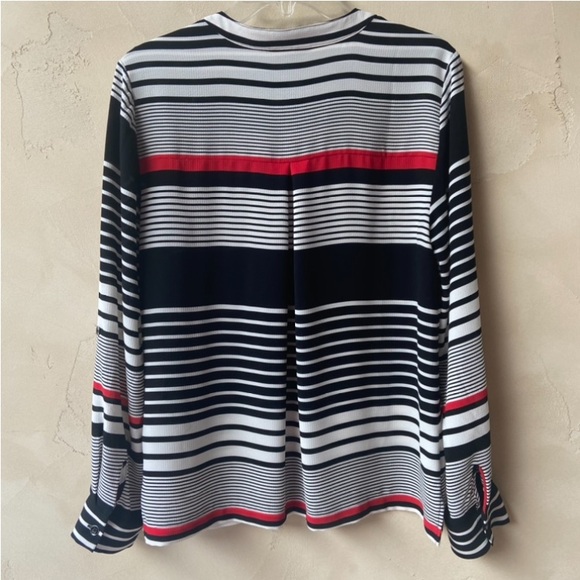 CHICO’S Striped Long Roll Tab Sleeve Button Down Career Wear Blouse Size 0 or XS - Picture 4 of 15